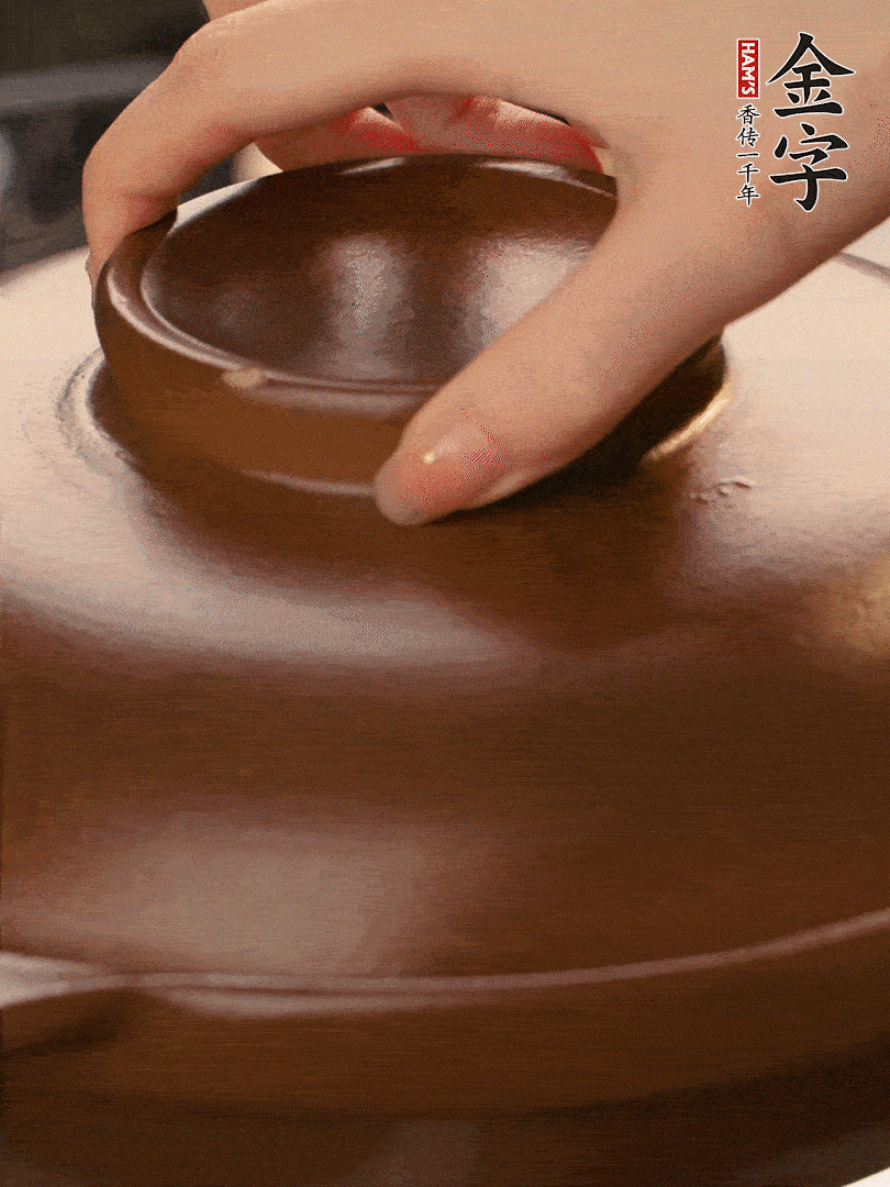再下日本豆腐煮3分鐘。