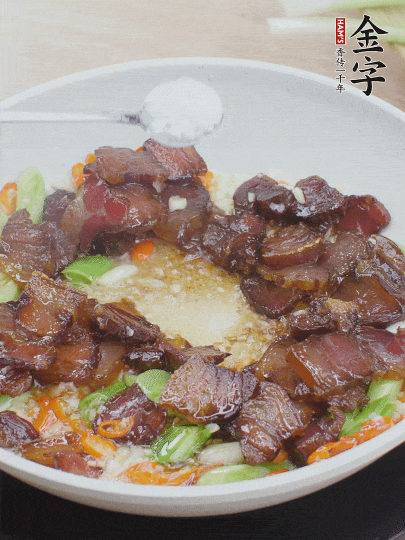 下醬油肉，一點(diǎn)生抽、白糖調(diào)味。
