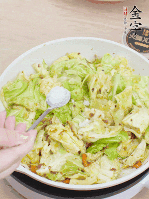 一點(diǎn)鹽、糖調(diào)味。